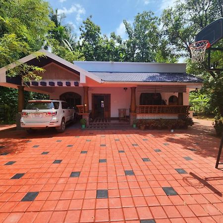 Serenity Villa And Treehouse Palakkad Bagian luar foto